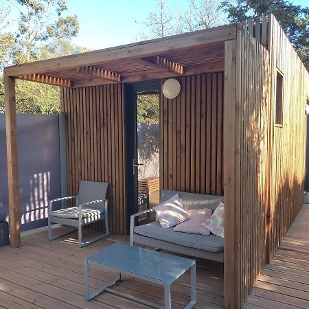 Joli Studio Climatise Avec Jacuzzi Prive Et Entree Independante Frejus Luaran gambar