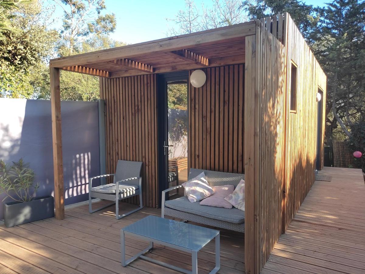 Joli Studio Climatise Avec Jacuzzi Prive Et Entree Independante Frejus Luaran gambar