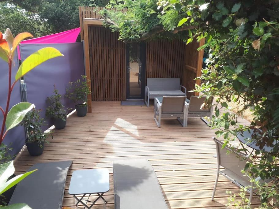Joli Studio Climatise Avec Jacuzzi Prive Et Entree Independante Frejus Luaran gambar